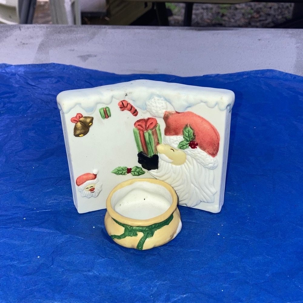5 for $25 💸💸💸💸💸 
Festive Santa Ceramic Candle Holder